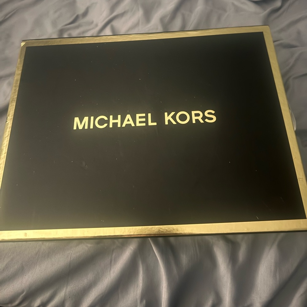 Michael Kors clutch purse ( can be converted to a crossbody + card holder